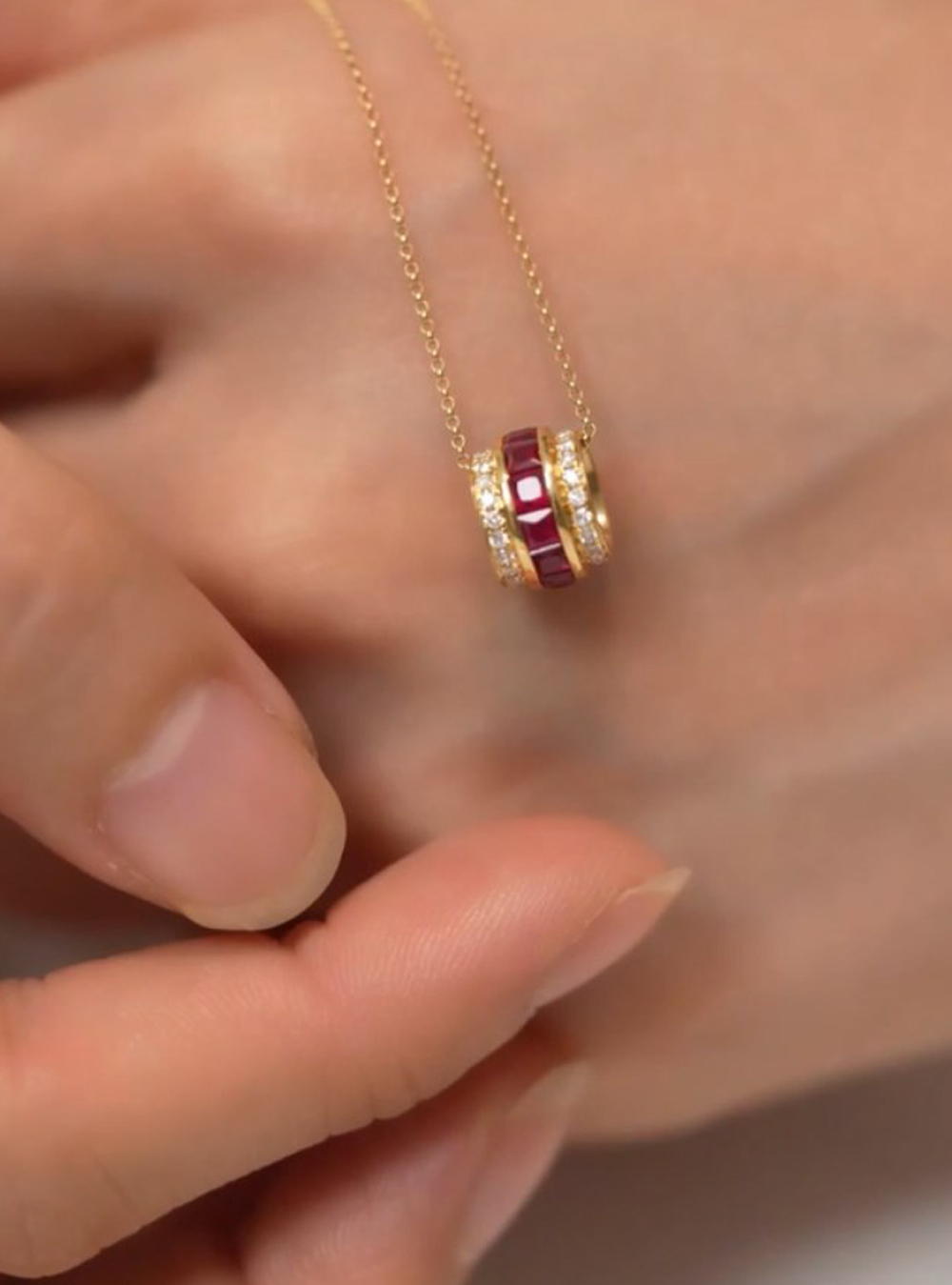 热烈的“自然生命之美”红宝石18K金镶嵌钻石